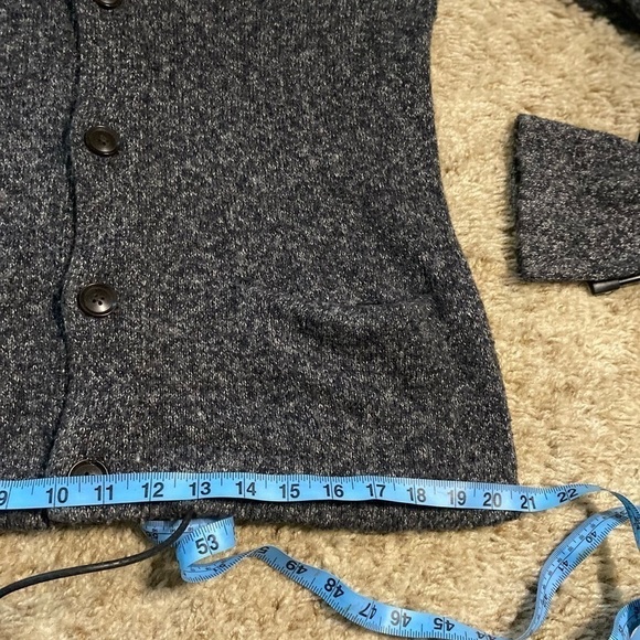 Hollister Woman’s Long Grey Sleeved  Cardigan Sweater (Medium) - Picture 10 of 12